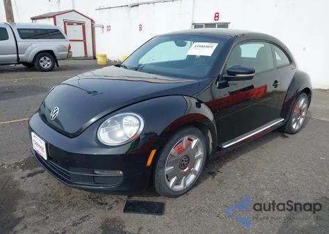 2012 Volkswagen Beetle 2.5L z USA, uszkodzony, nr VIN 3VWJP7AT4CM654435
